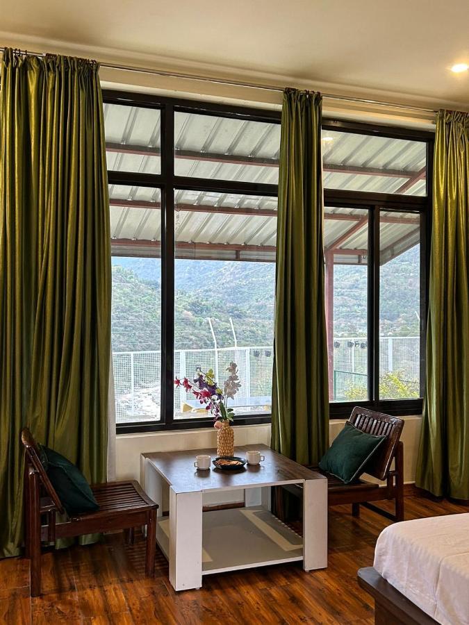Dhauladhar View Village Resort ダラムシャーラー エクステリア 写真