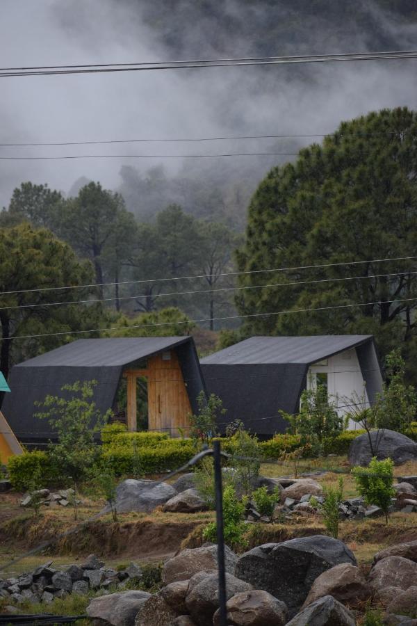 Dhauladhar View Village Resort ダラムシャーラー エクステリア 写真
