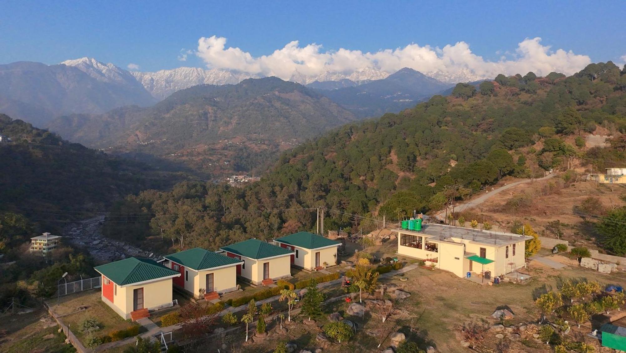 Dhauladhar View Village Resort ダラムシャーラー エクステリア 写真